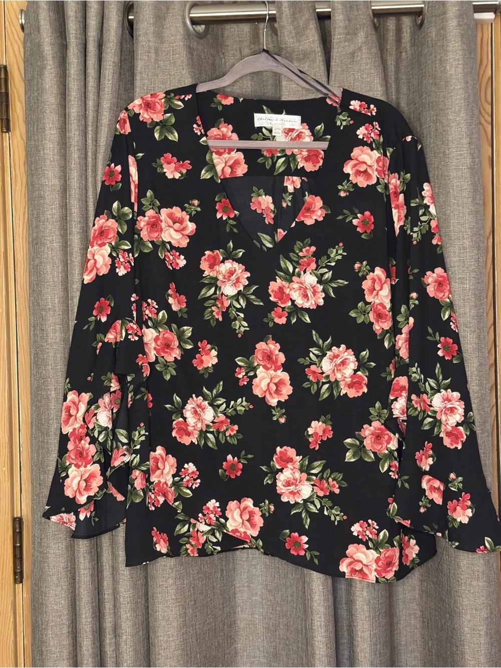 Chelsea & Theodore Floral Flowy Blouse